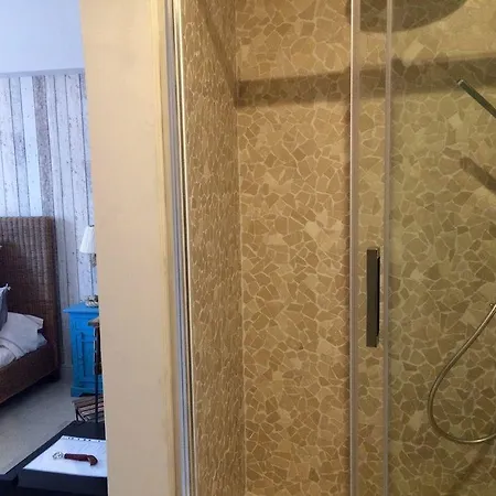 La Sosta Degli Artisti B&B 피에트라산타